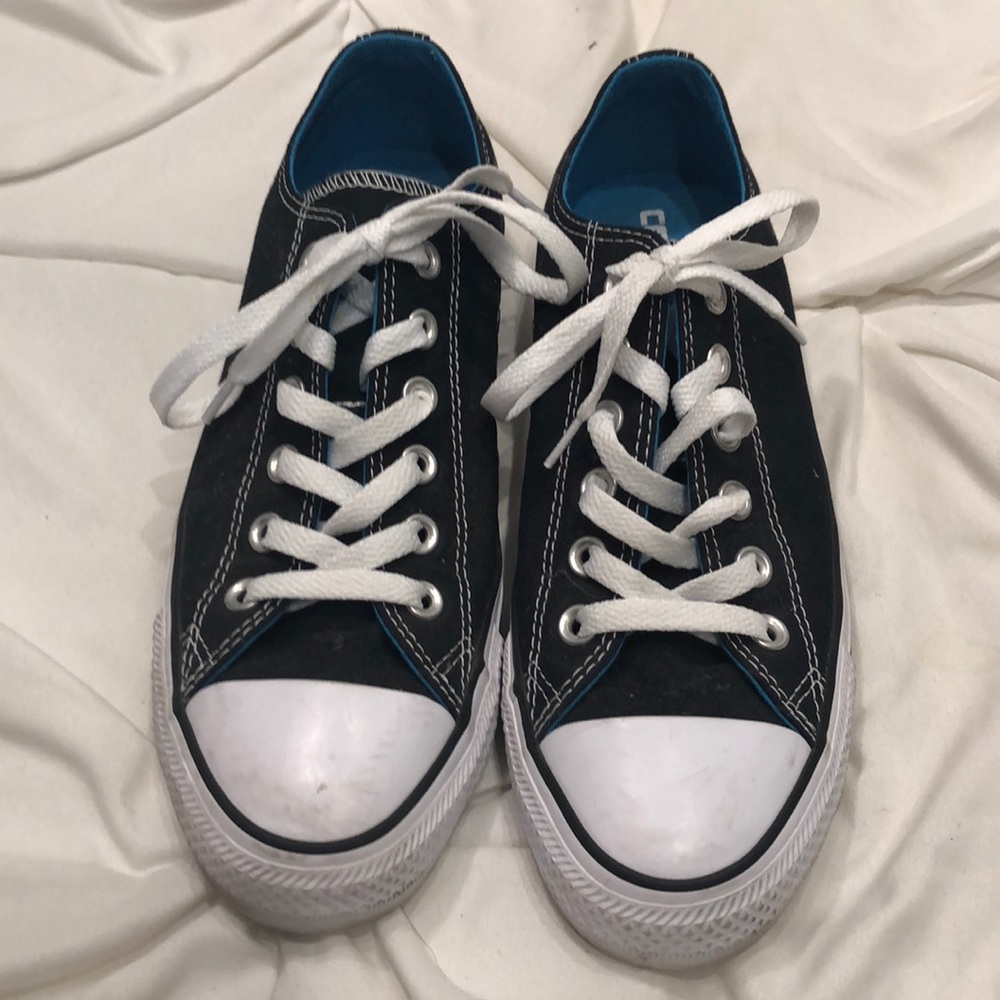 Black and white converse